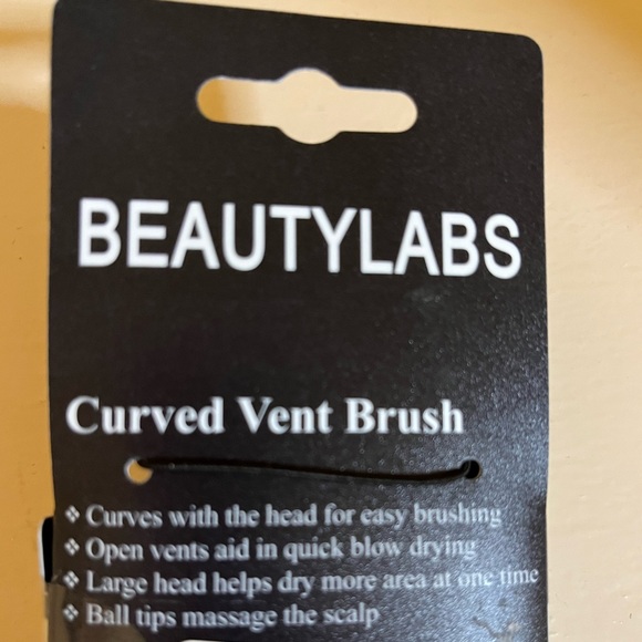 NEW curved blow dry vent brush with comfort handle excellent for volume/lift - Picture 3 of 9
